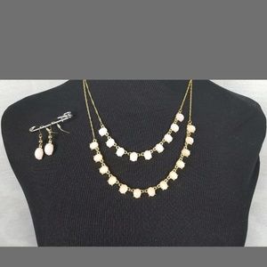 Beautiful pink pearlescent necklace earrings set